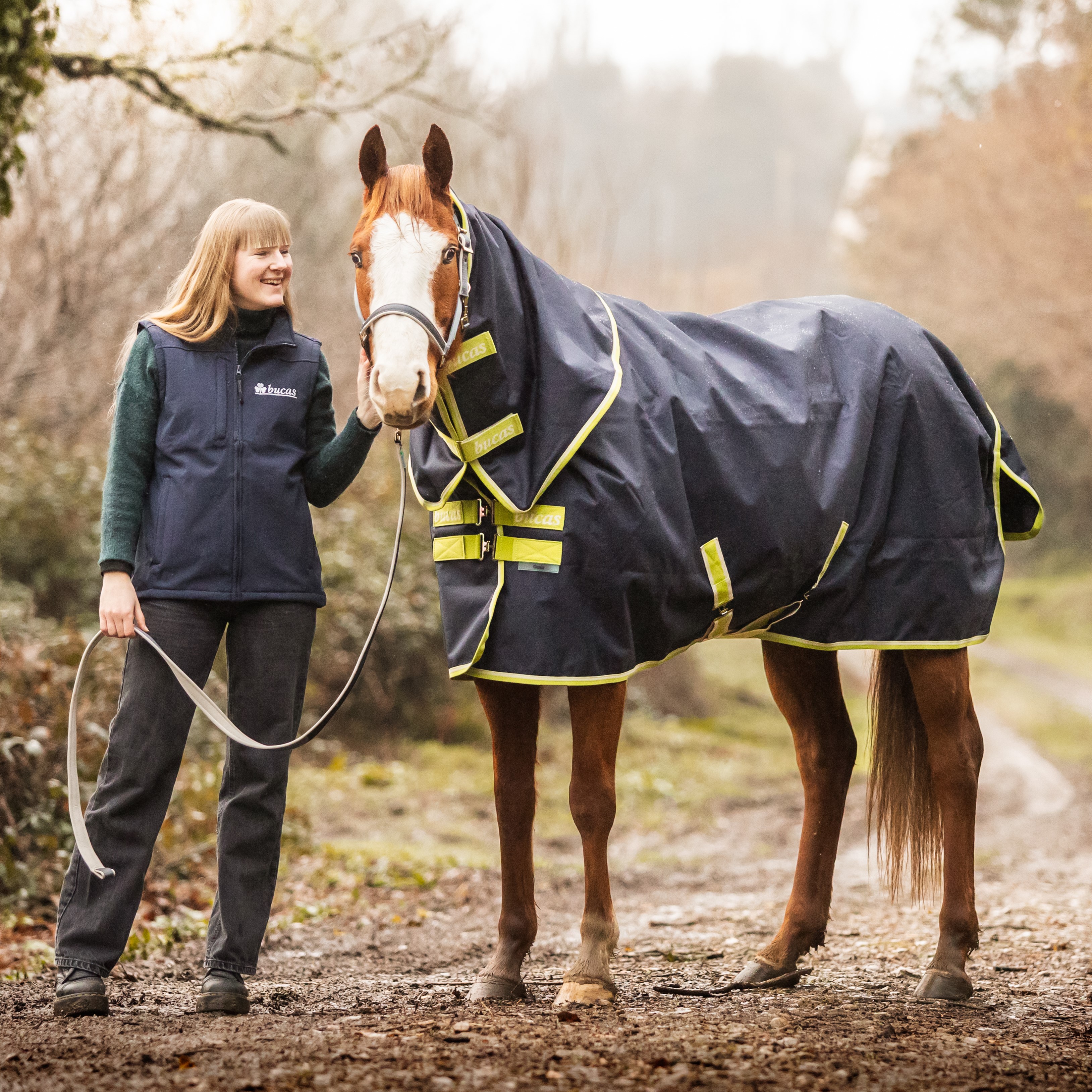 Capa Bucas Oasis Turnout 200g com pescoceira Cinza escuro / lima Cinzento