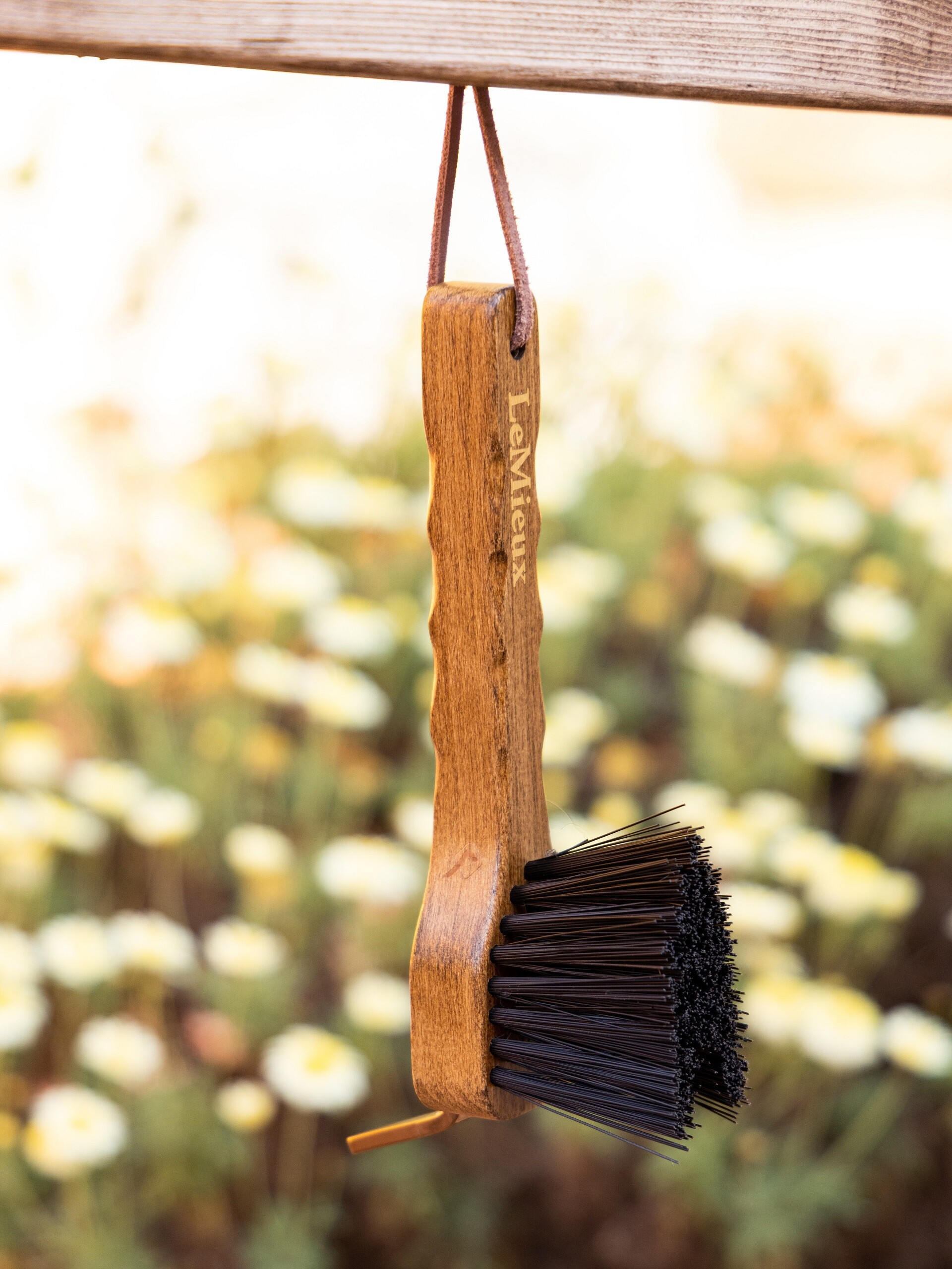 Cureta Artisan LeMieux Castanho