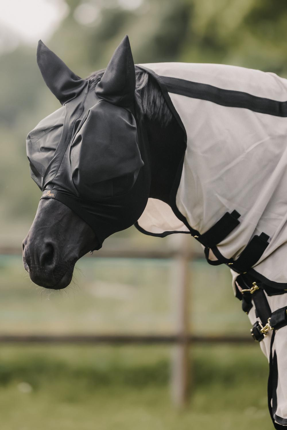 Máscara anti-moscas Slim Fit Kentucky Preto