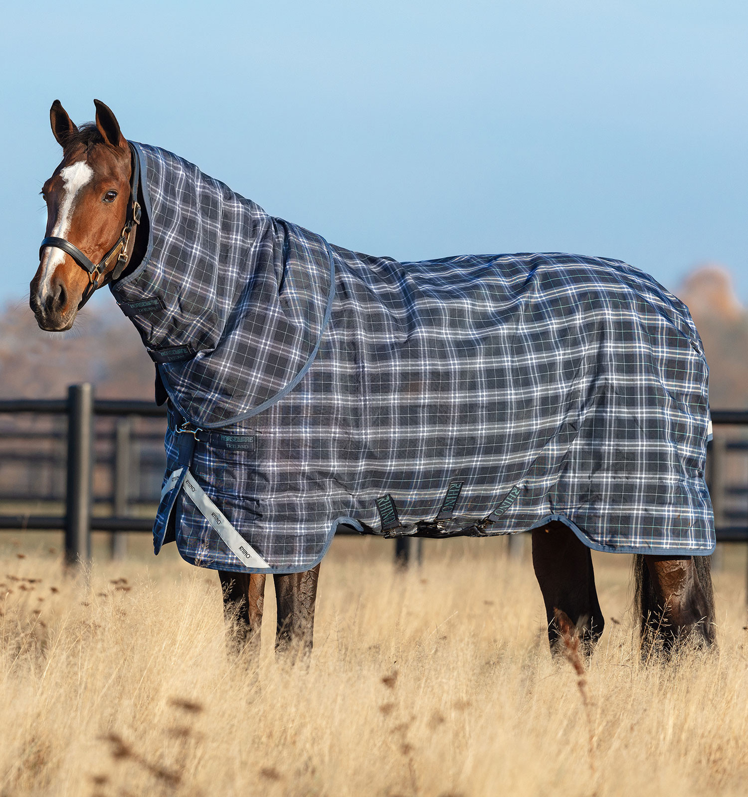 Capa Horseware Rhino Plus Turnout 0g Marinho xadrez / índigo Azul-marinho Capa Horseware Rhino Plus Turnout 0g Marinho xadrez / índigo Azul-marinho