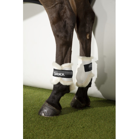 Protetores de boleto Eskadron com lã