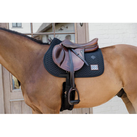 Almofada de sela de competição Fishbone com 2 números Kentucky Jumping
