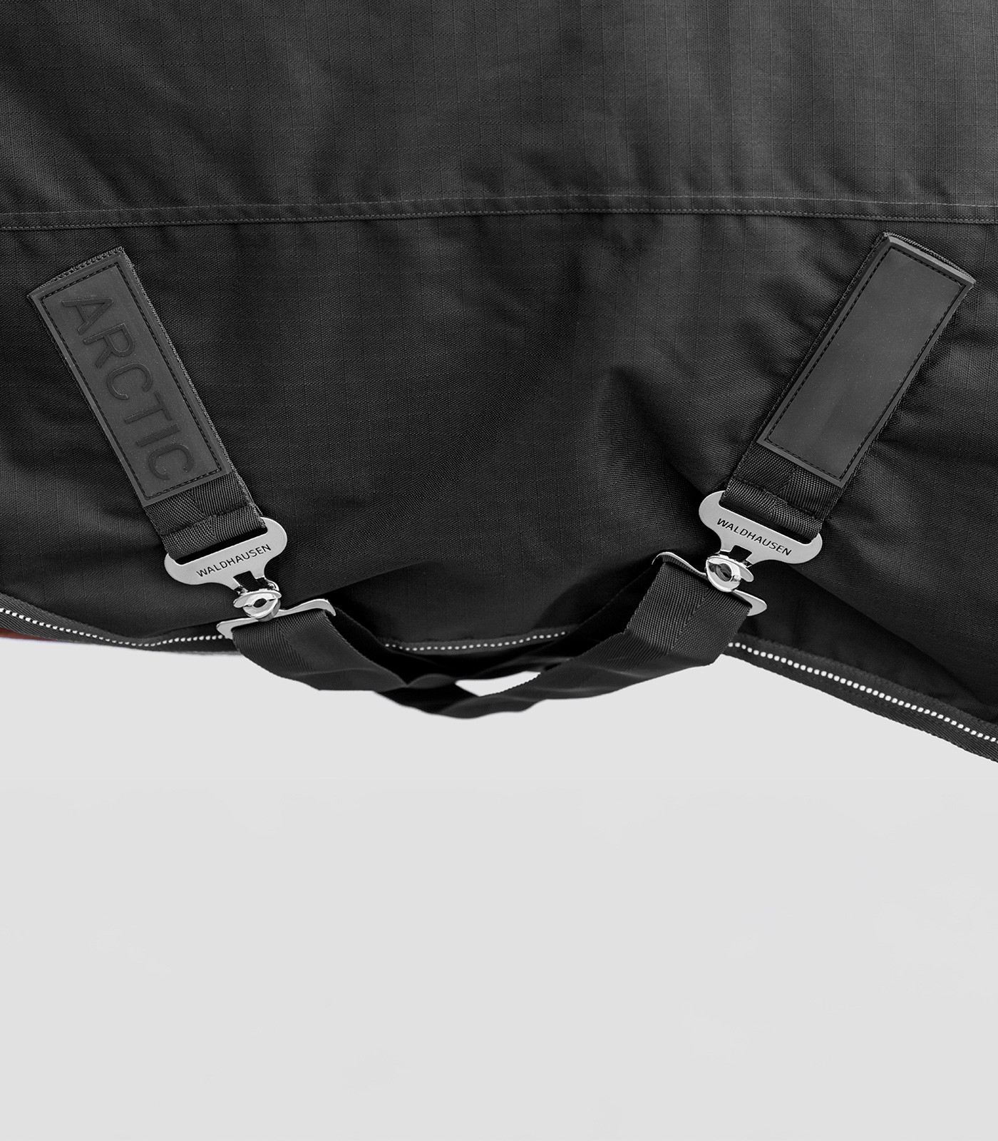 Cobertura de exterior High Neck Waldhausen Arctic 200 g Preto Cobertura de exterior High Neck Waldhausen Arctic 200 g Preto