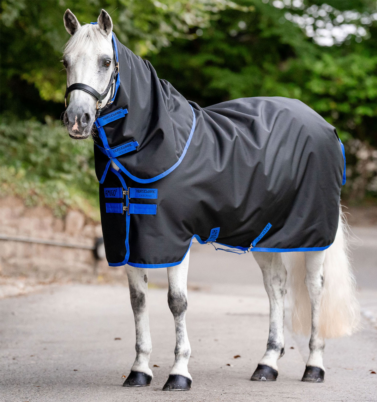 Capa Horseware Amigo Ripstop 900D Plus Pônei Turnout 0g Preto / azul clássico