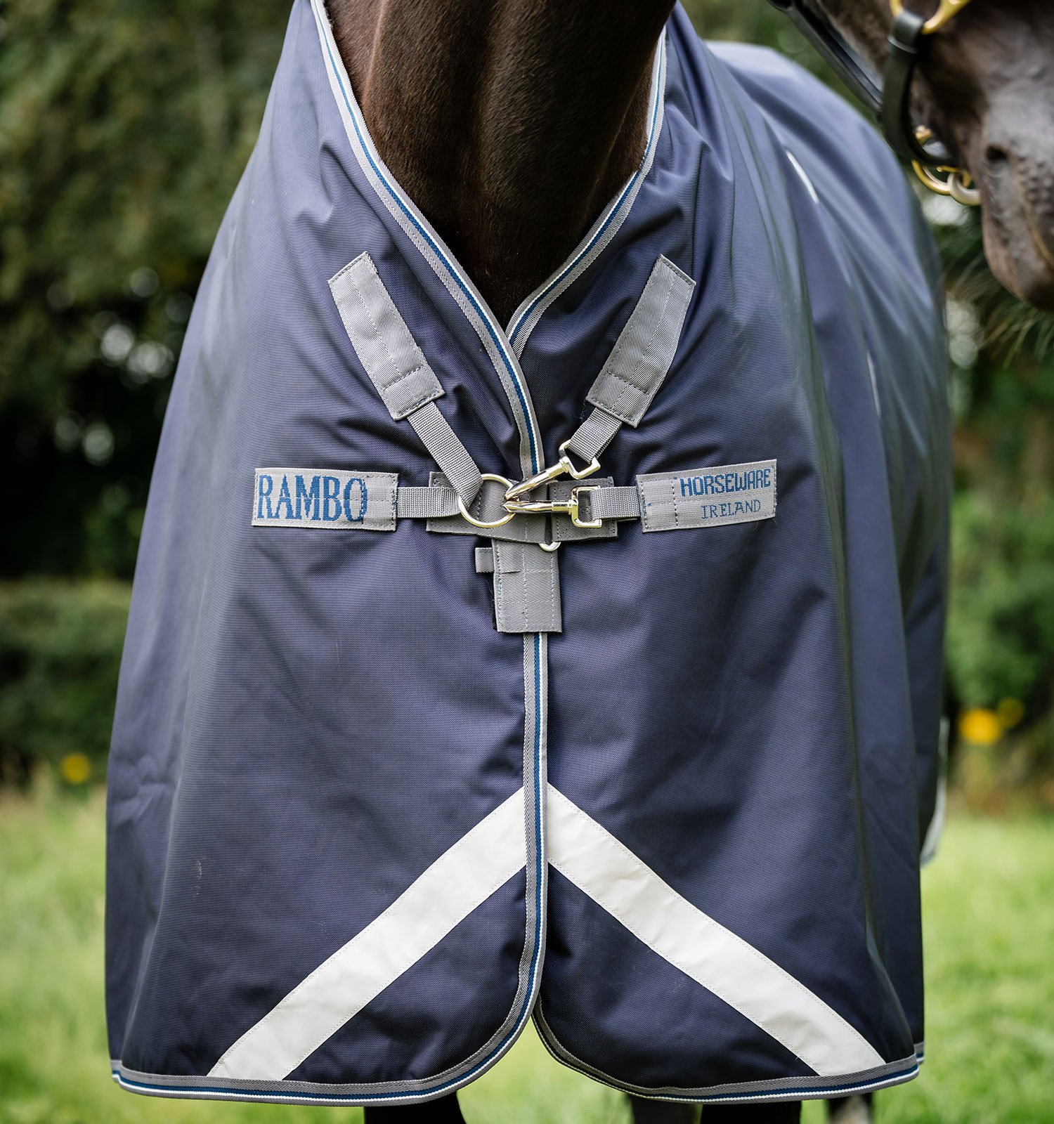 Coberturas Horseware Rambo Optimo 3 em 1 Split Tecnologia Marinho / tempestade / cinza prateado Azul-marinho Coberturas Horseware Rambo Optimo 3 em 1 Split Tecnologia Marinho / tempestade / cinza prateado Azul-marinho