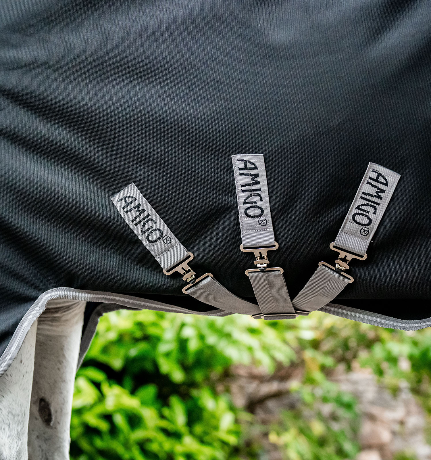 Capa Horseware Amigo® Bravo 12 Plus 400g 1200D Preto / cinza titânio / prata