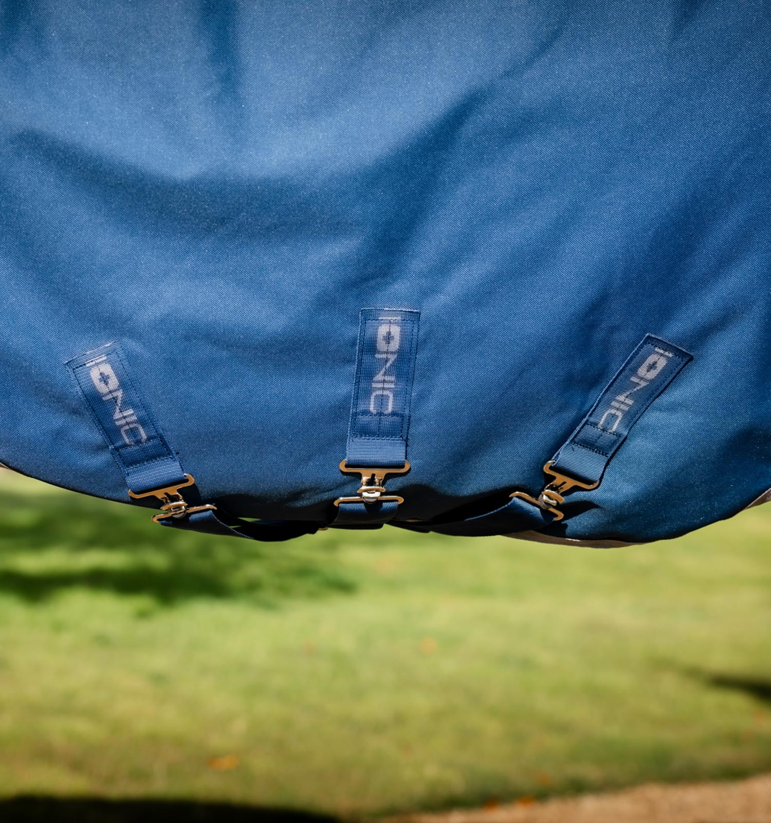 Capa Horseware Ionic Therapy Turnout 100g Bleu imperial / argent /Marine Azul