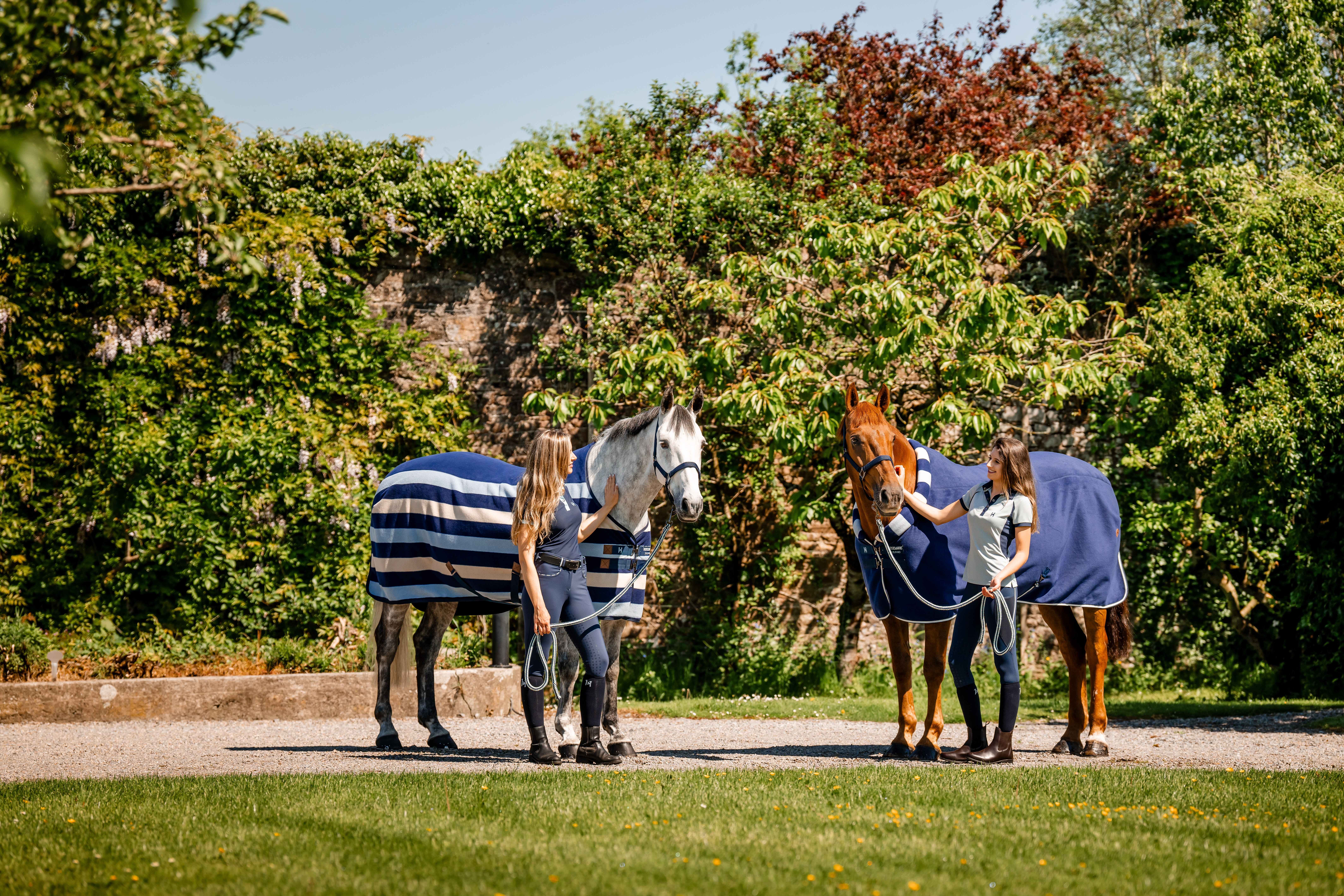 Manta polar Horseware Newmarket Cosy Fleece Cooler Marine witney Azul-marinho Manta polar Horseware Newmarket Cosy Fleece Cooler Marine witney Azul-marinho