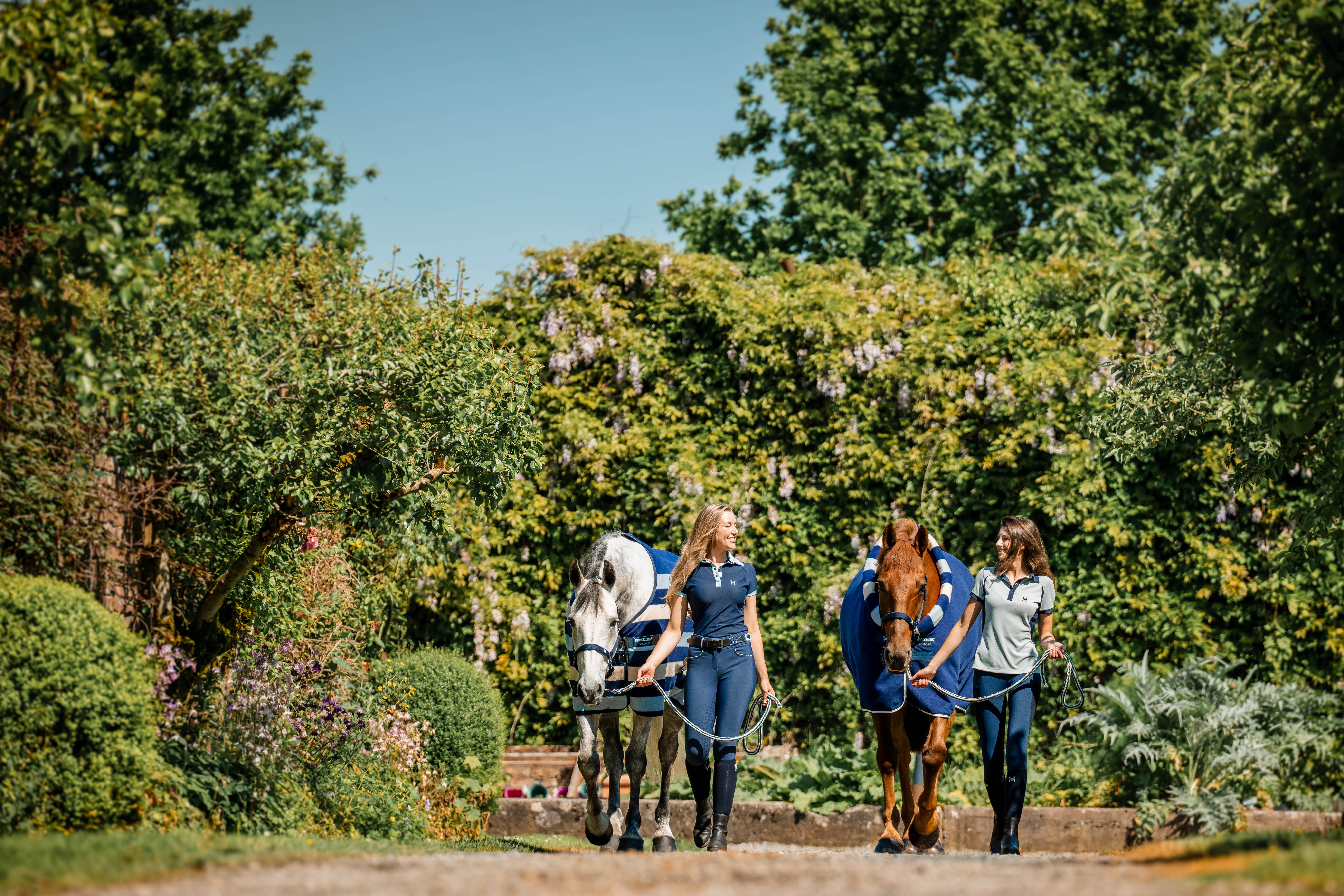 Manta polar Horseware Newmarket Cosy Fleece Cooler Marine witney Azul-marinho Manta polar Horseware Newmarket Cosy Fleece Cooler Marine witney Azul-marinho