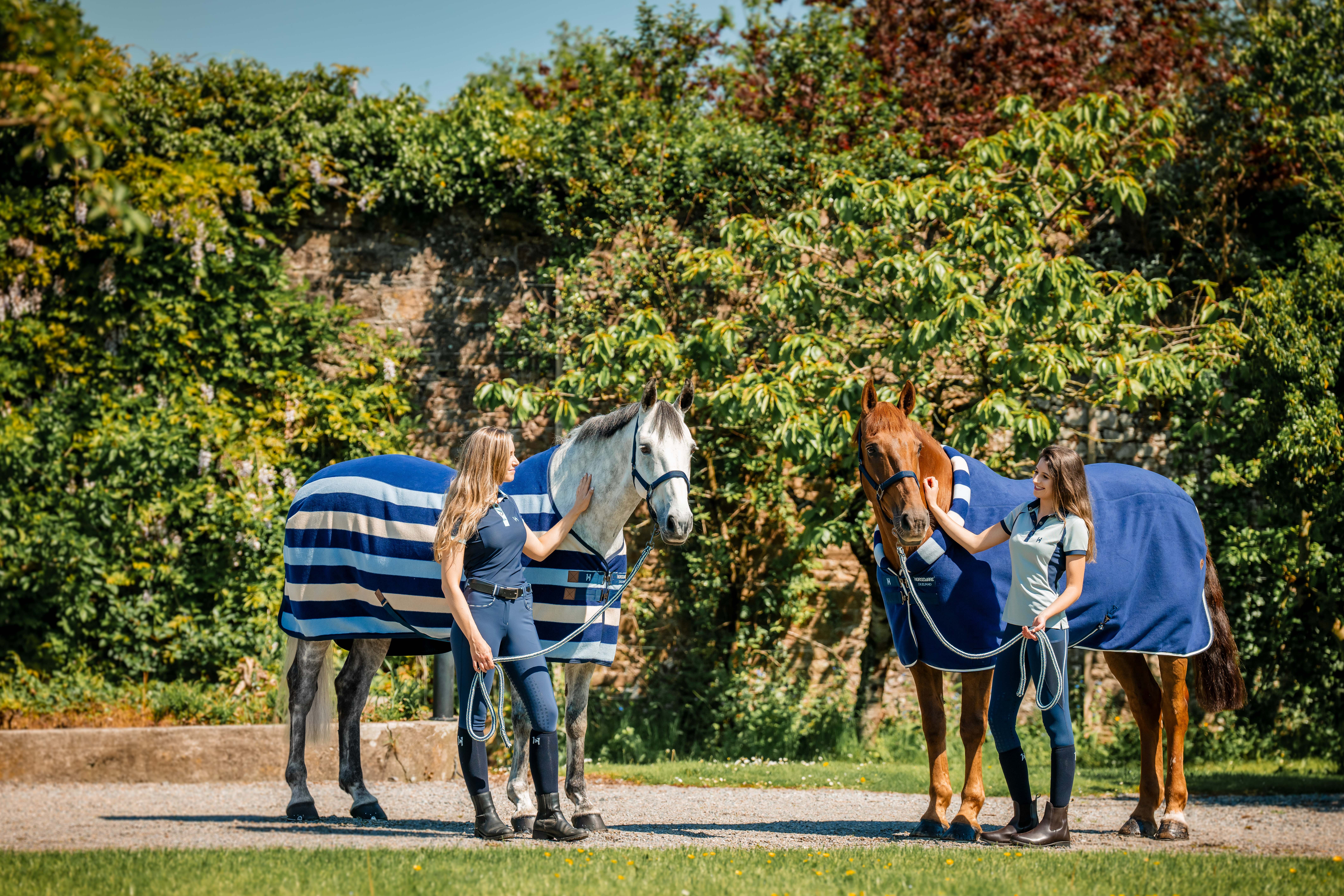 Manta polar Horseware Newmarket Cosy Fleece Cooler Marine witney Azul-marinho Manta polar Horseware Newmarket Cosy Fleece Cooler Marine witney Azul-marinho