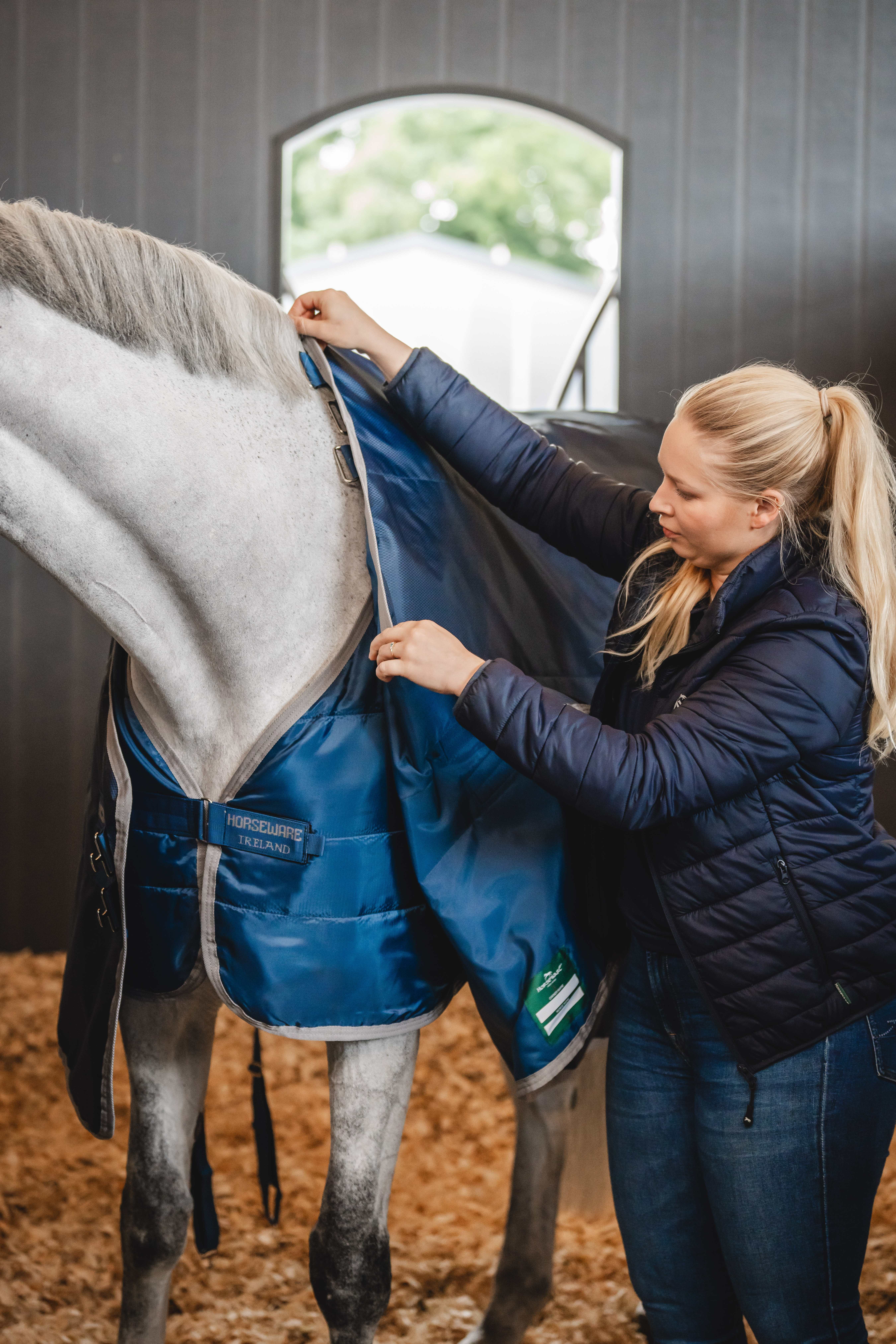 Cobertura de estábulo Horseware Ionic Therapy 50g Bleu imperial / argent /Marine Azul