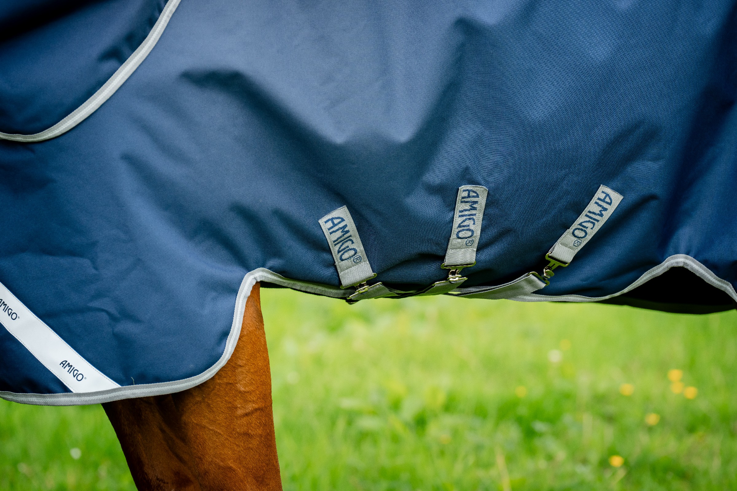 Capa Horseware Amigo 1200D Turnout 250g Marinho / cinza titânio / prata Azul-marinho