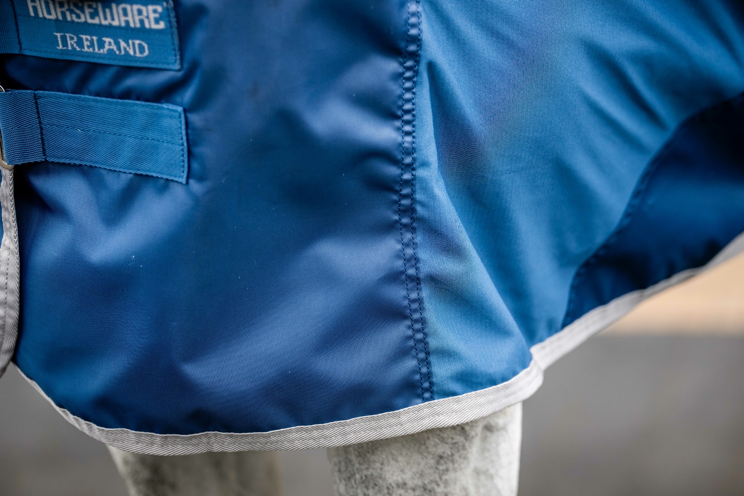 Capa Horseware Ionic Therapy Mesh Cooler Bleu imperial / argent /Marine Azul