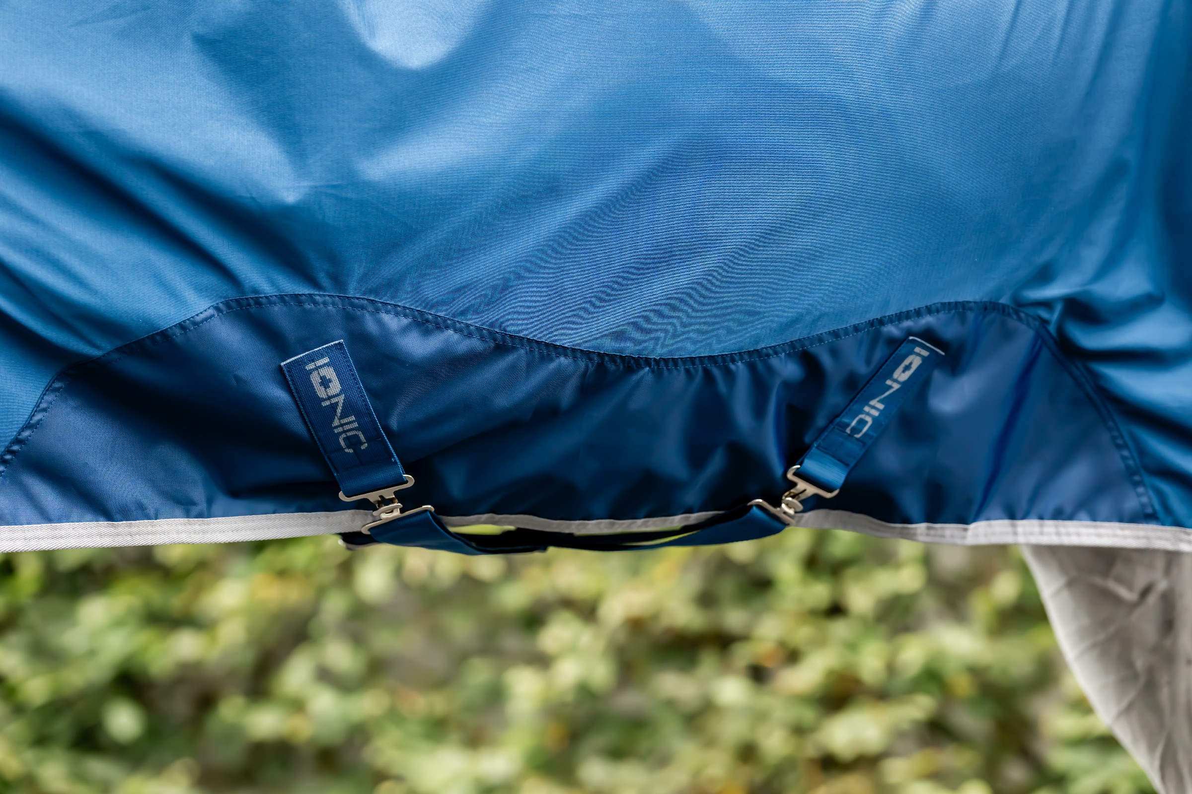 Capa Horseware Ionic Therapy Mesh Cooler Bleu imperial / argent /Marine Azul