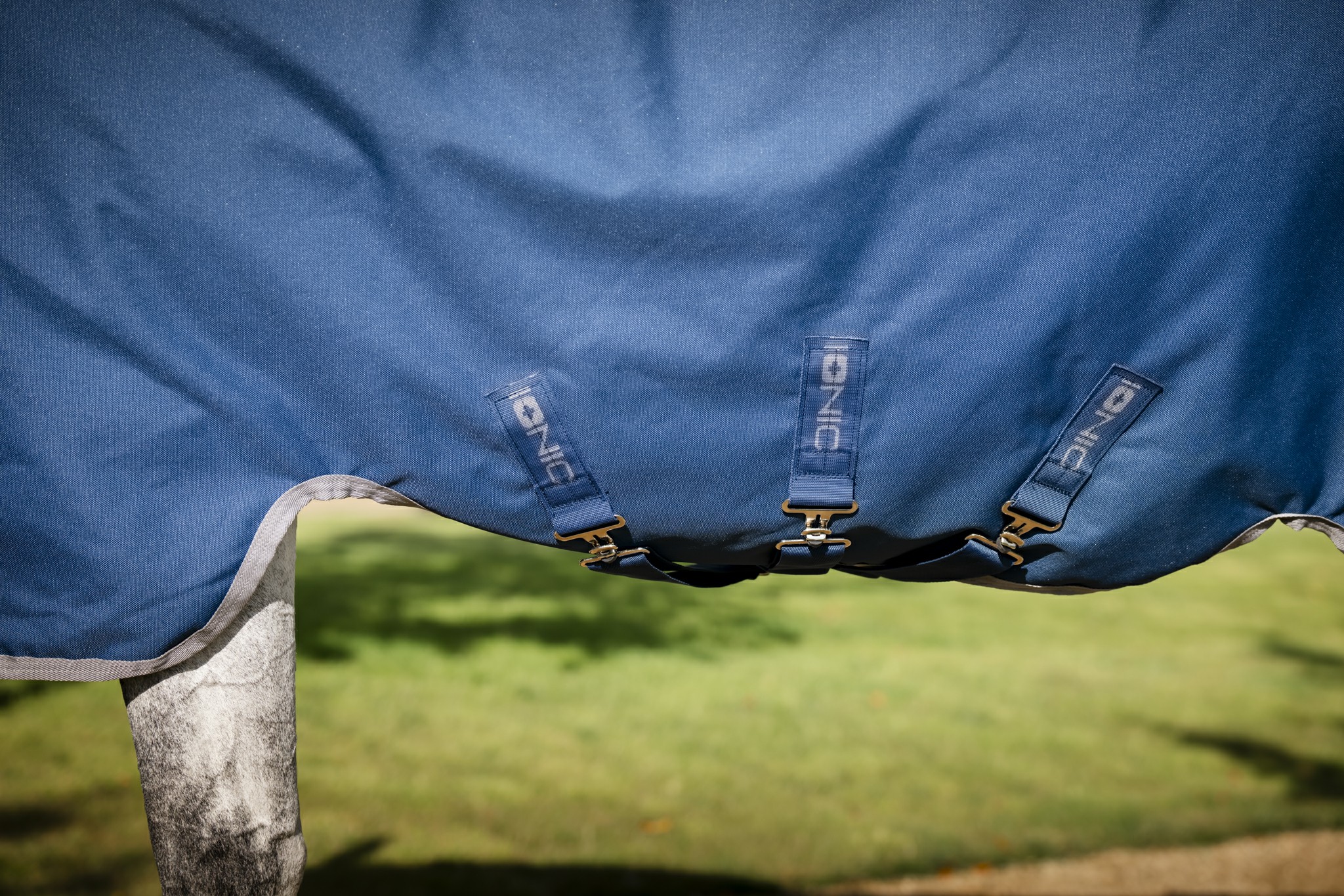 Capa Horseware Ionic Therapy Turnout 100g Bleu imperial / argent /Marine Azul