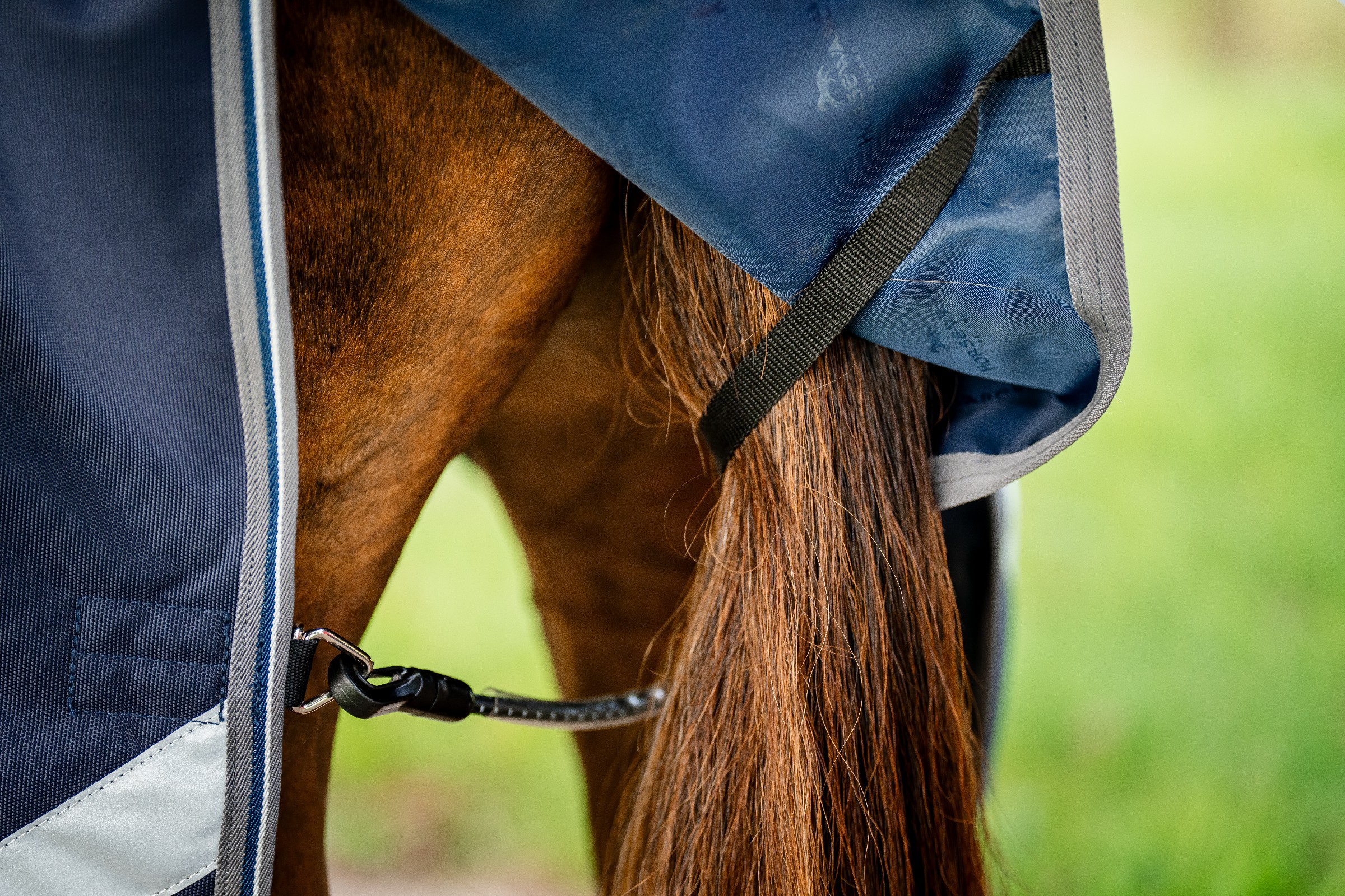 Capa Horseware Rambo 1680D Turnout 100g Marinho / tempestade / cinza prateado Azul-marinho