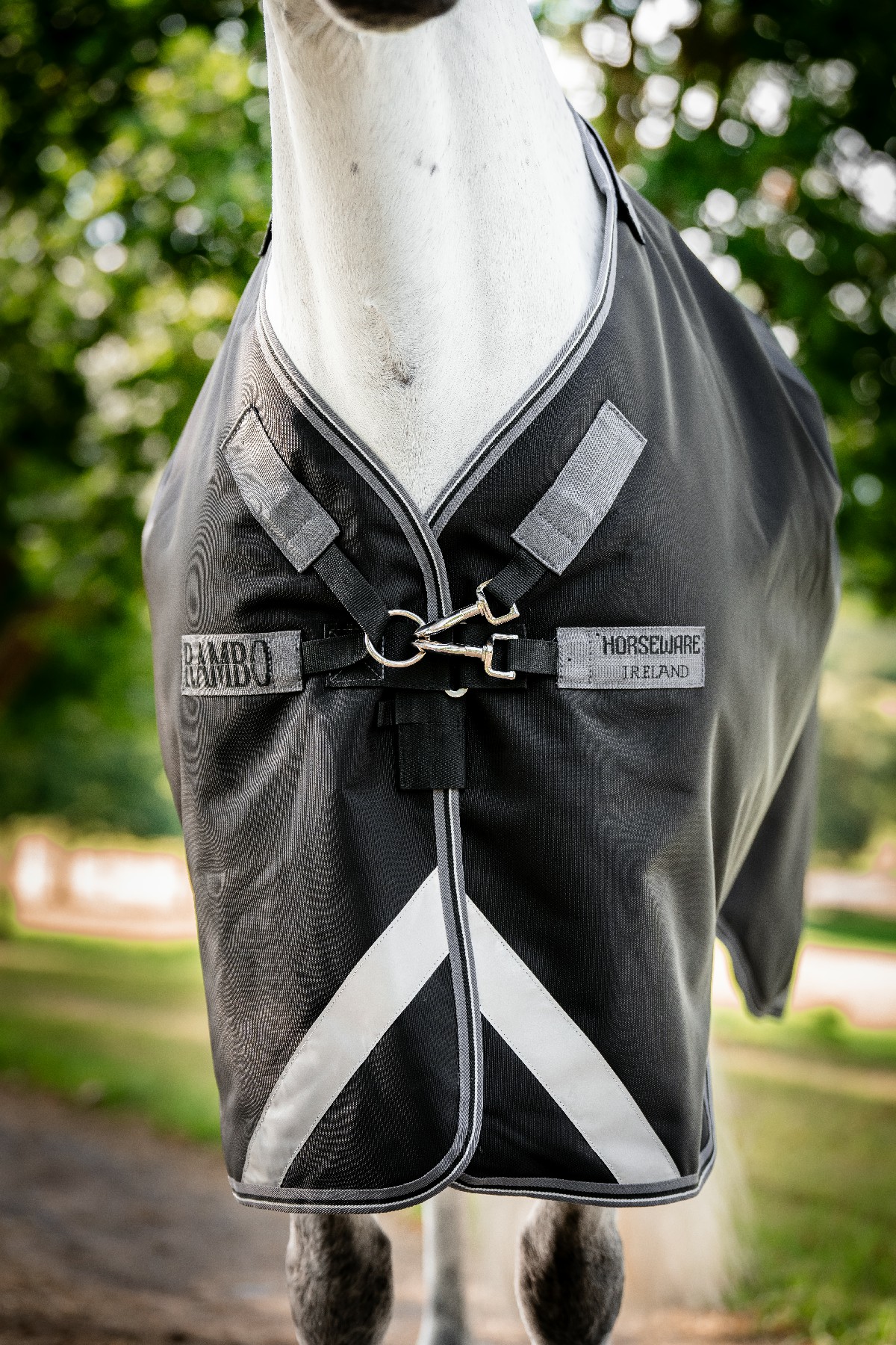 Capa Horseware Rambo 1680D Turnout 50g Preto / tempestade / cinza prateado Capa Horseware Rambo 1680D Turnout 50g Preto / tempestade / cinza prateado