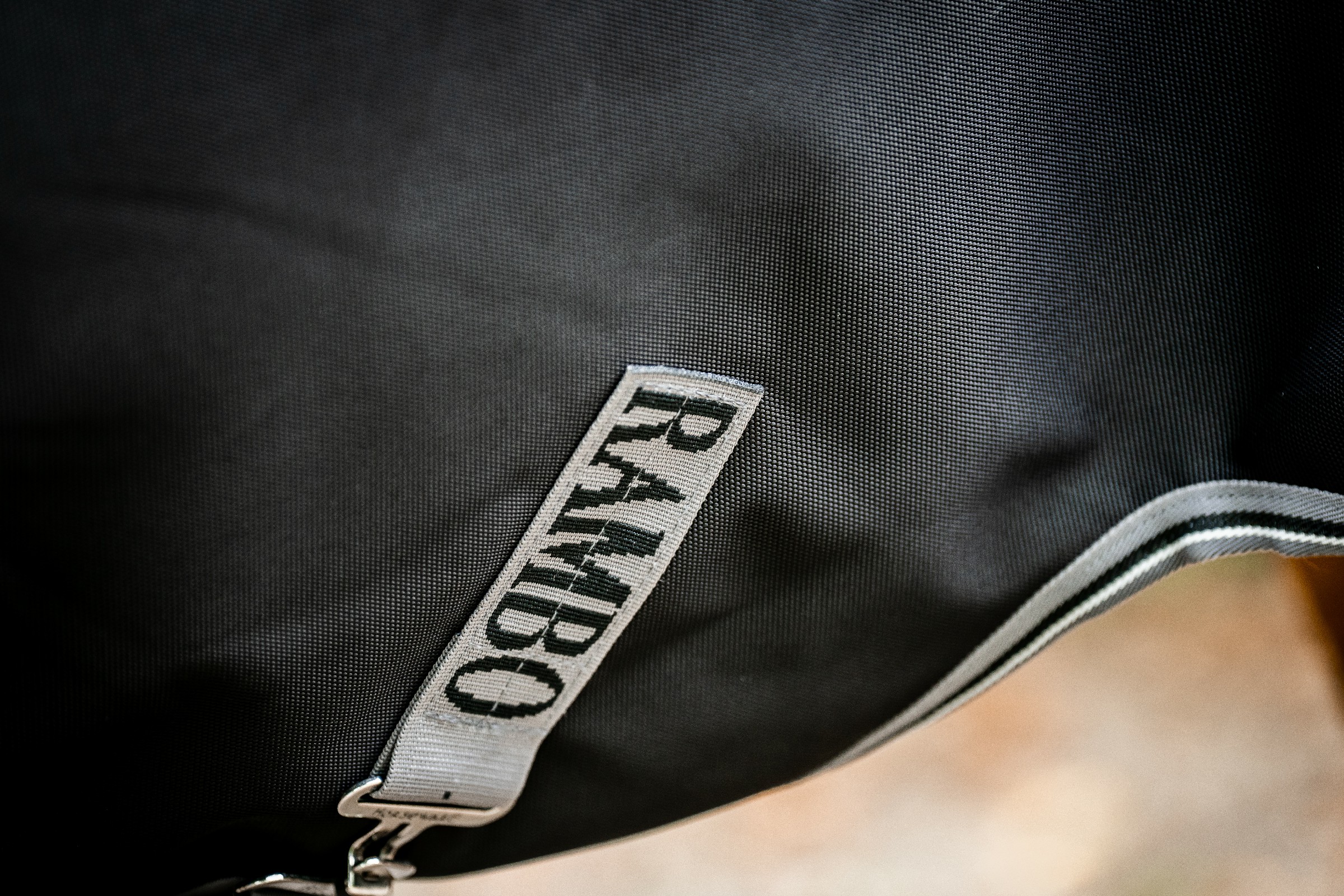 Capa Horseware Rambo 1680D Turnout 50g Preto / tempestade / cinza prateado Capa Horseware Rambo 1680D Turnout 50g Preto / tempestade / cinza prateado