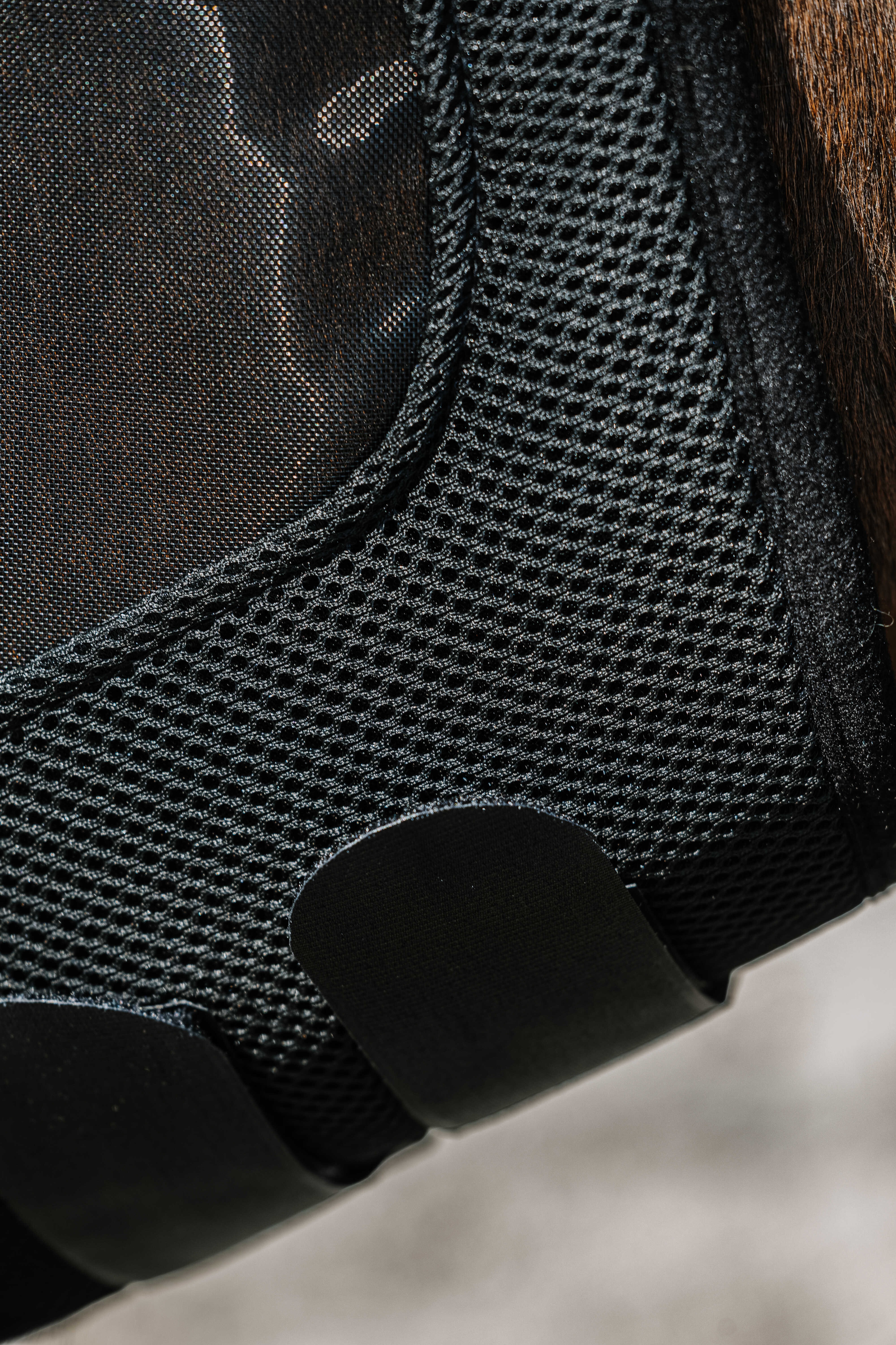 Máscara anti-moscas anti-UV Equithème Mesh com proteção para o nariz Preto Máscara anti-moscas anti-UV Equithème Mesh com proteção para o nariz Preto