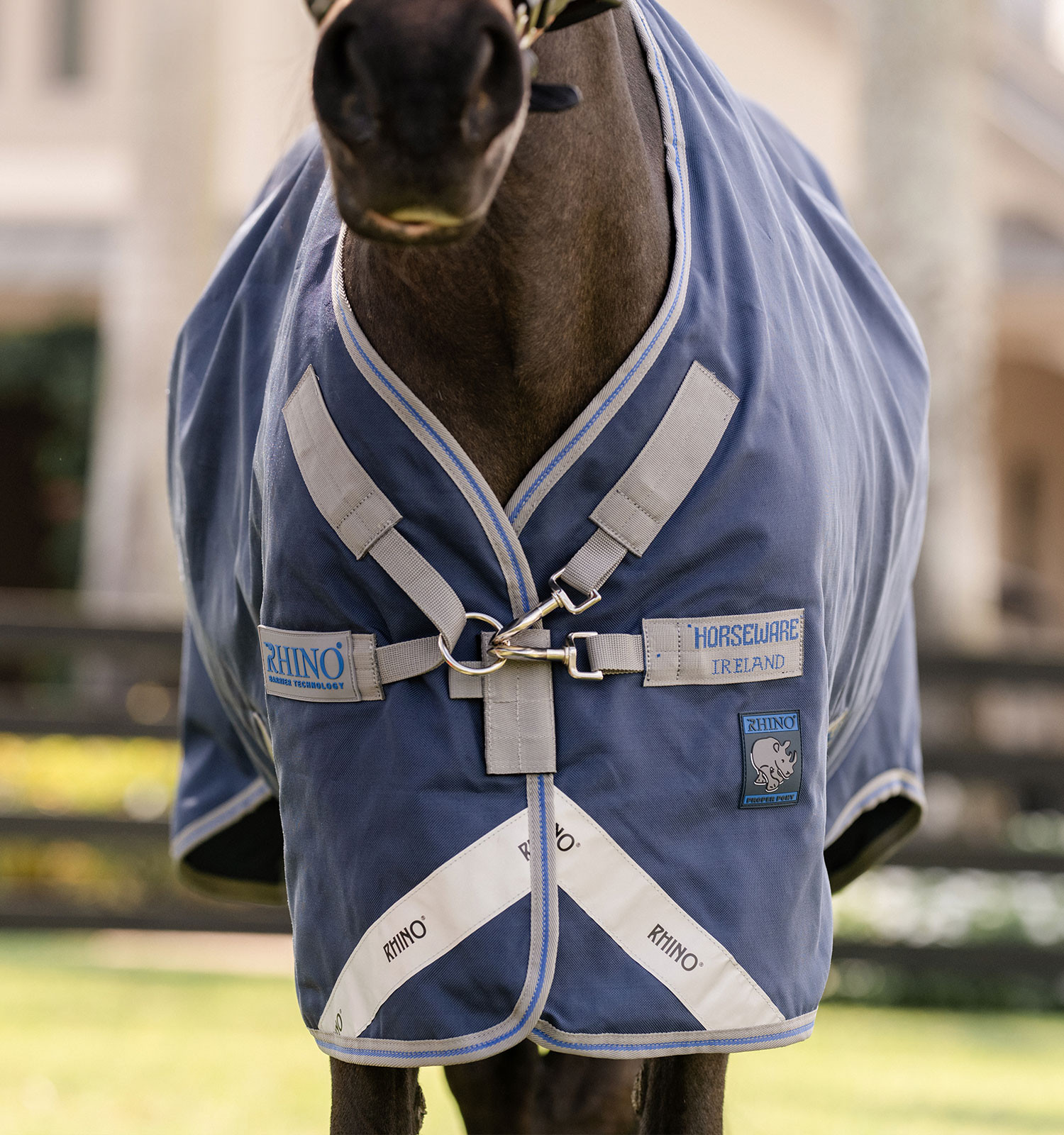 Capa Horseware Rhino Pônei Turnout 100g Preto / cinza titânio / azul clássico