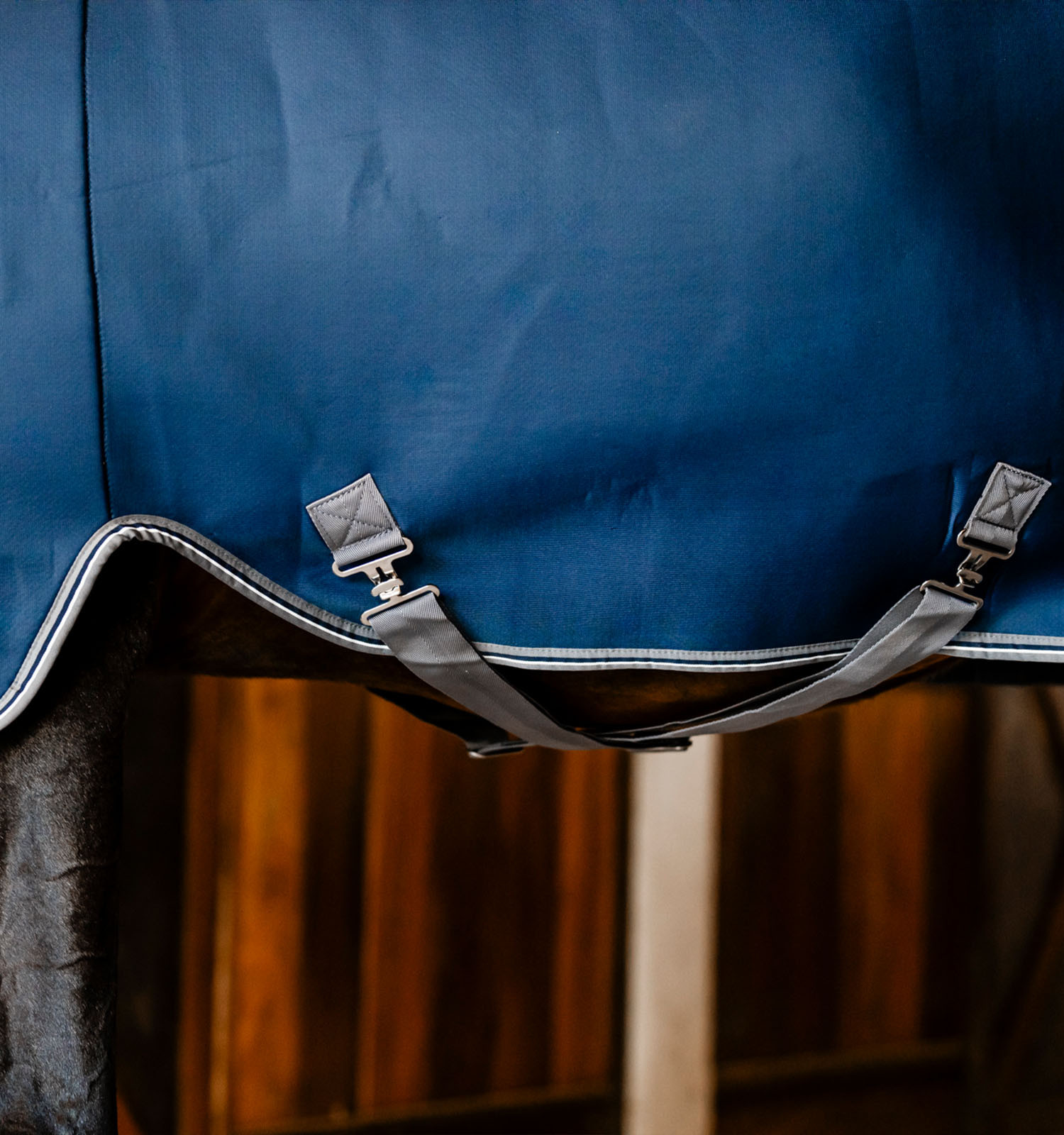 Camisa secante Horseware Rambo Airmax Cooler Disc Marinho / tempestade / cinza prateado Azul-marinho Camisa secante Horseware Rambo Airmax Cooler Disc Marinho / tempestade / cinza prateado Azul-marinho