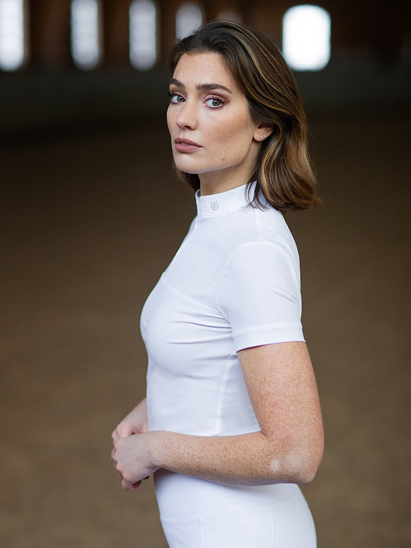 Pólo de concurso Equestrian Stockholm Divine Motion mulher mangas curtas Sweden Branco