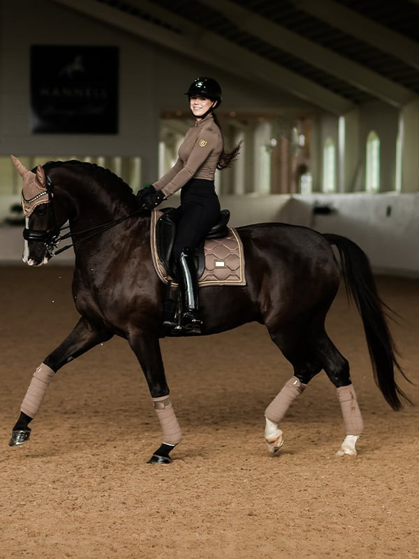 Manta de dressage Equestrian Stockholm Champanhe Bege Manta de dressage Equestrian Stockholm Champanhe Bege