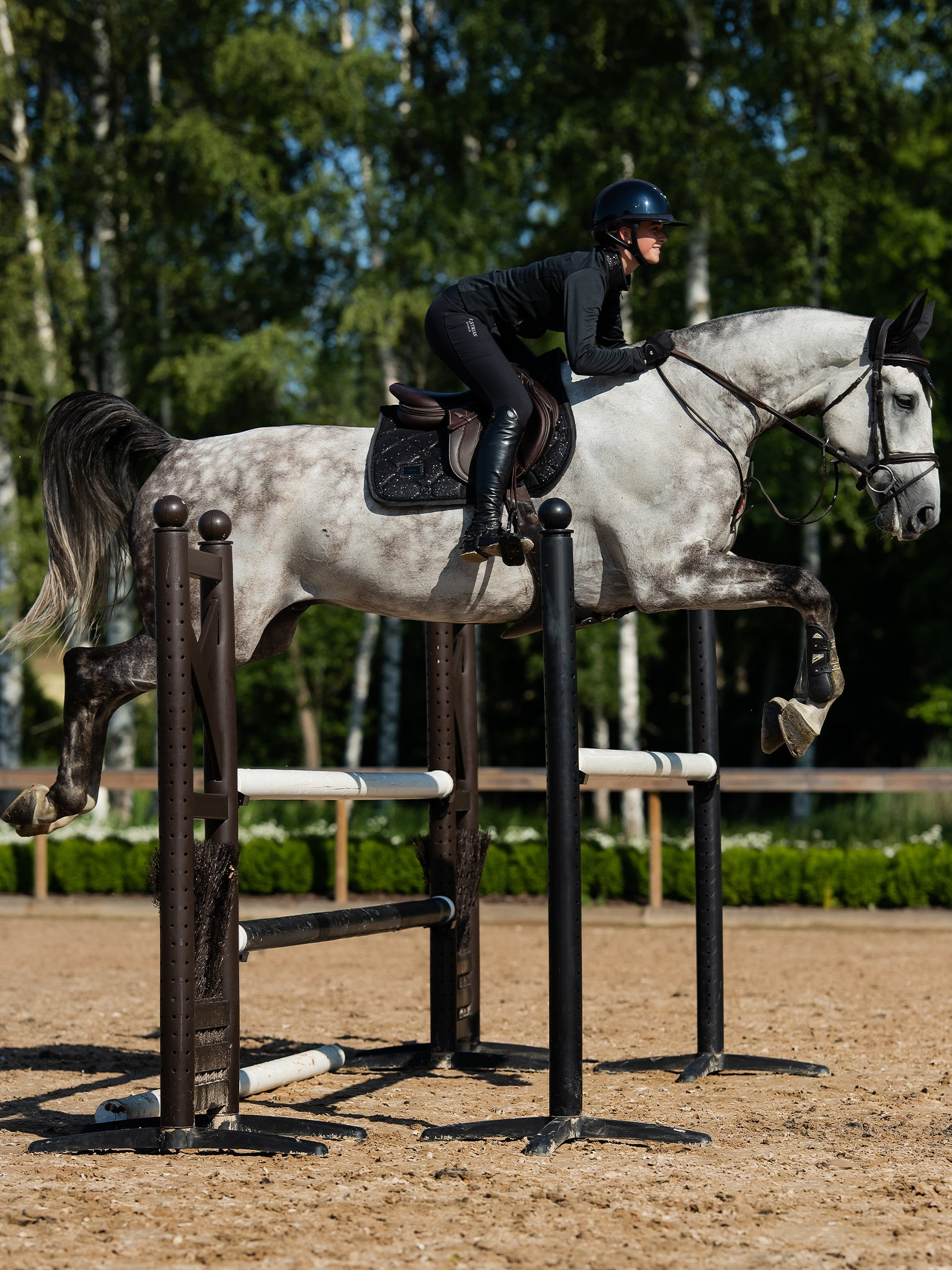 Manta de sela Equestrian Stockholm jumping Todo preto cintilante