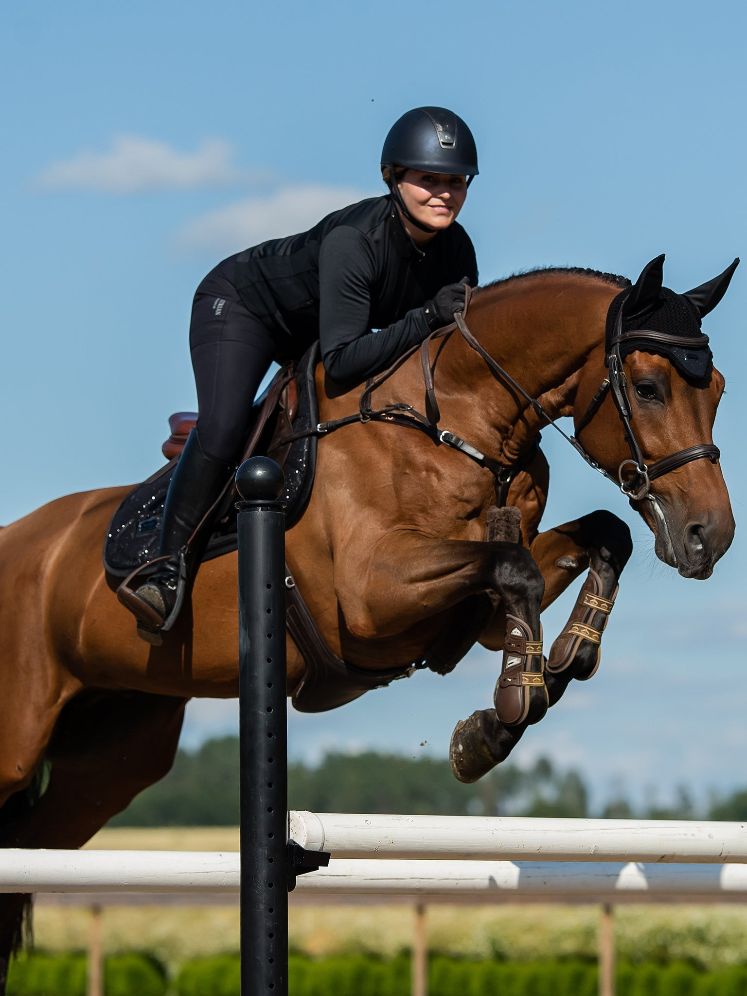 Manta de sela Equestrian Stockholm jumping Todo preto cintilante