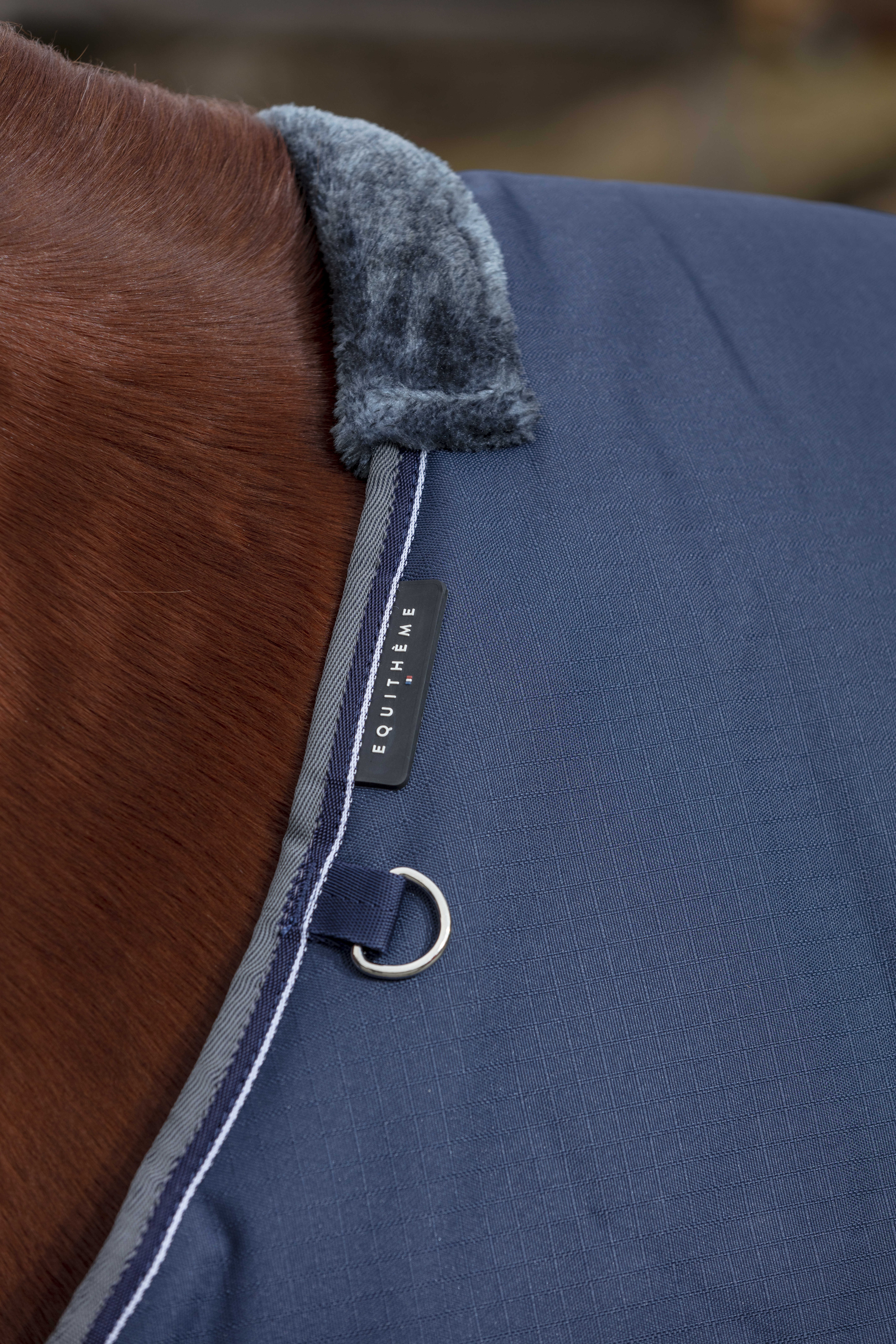 Cobertura Equithème Tyrex 600 D 50g Marinho / cinza Azul Cobertura Equithème Tyrex 600 D 50g Marinho / cinza Azul