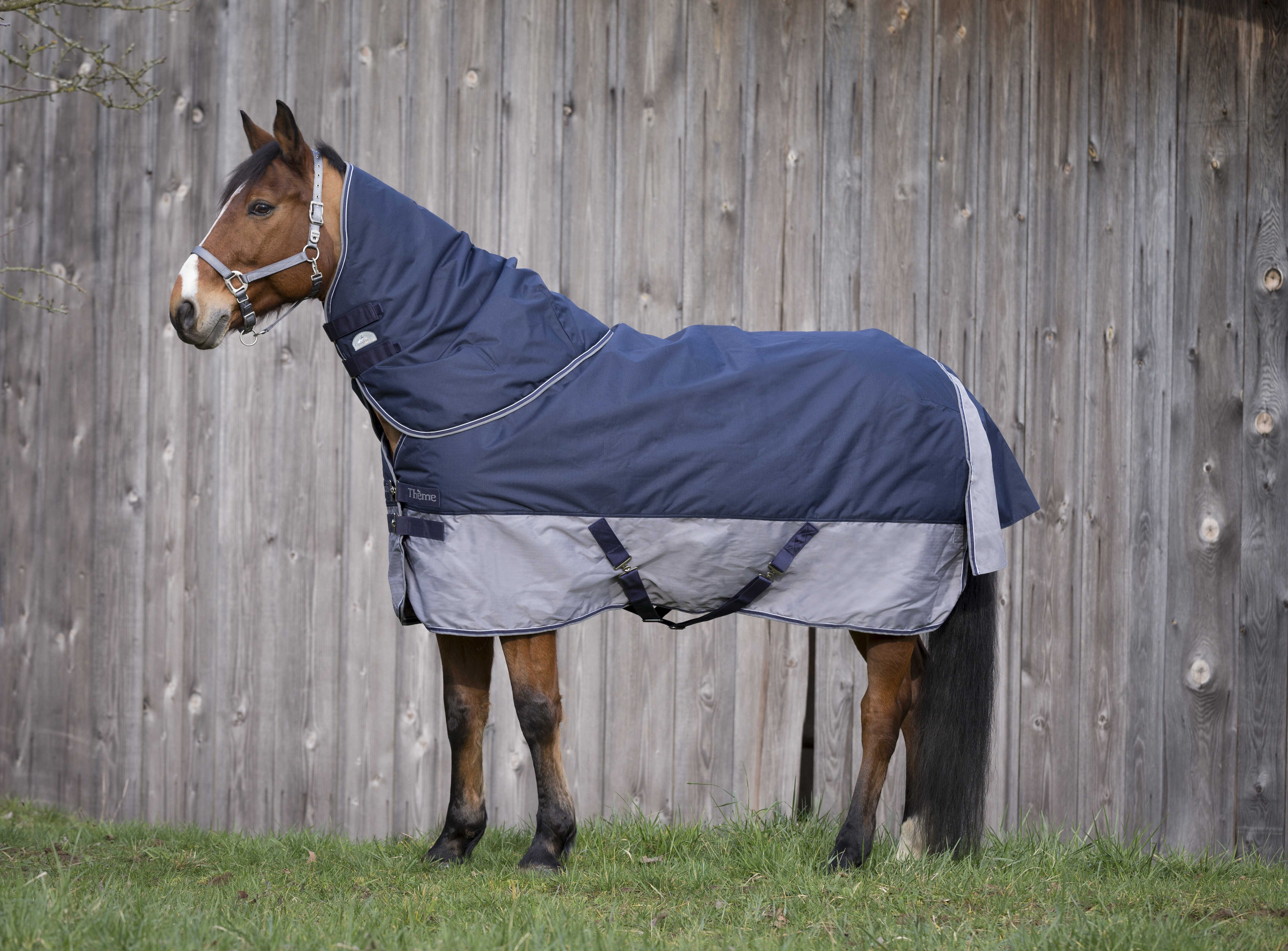 Cobertura Equithème Tyrex 600 D 50g Marinho / cinza Azul Cobertura Equithème Tyrex 600 D 50g Marinho / cinza Azul