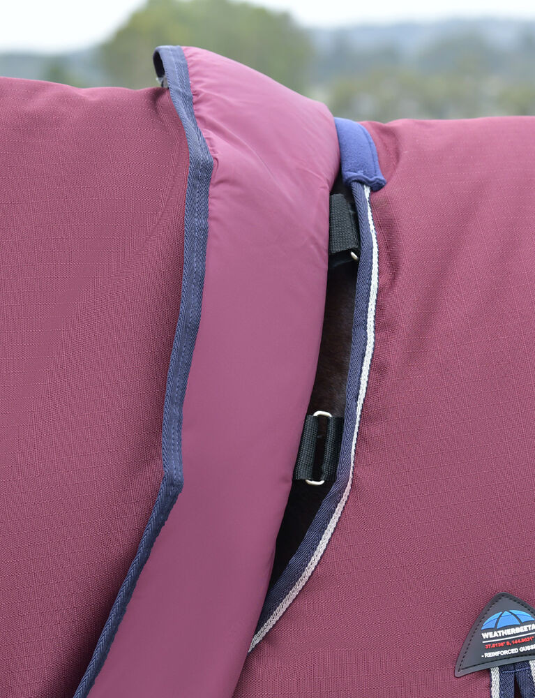 Manta ComFiTec Essential Turnout Weatherbeeta 50g com pescoço destacável Bordô / marinho Bord&amp;amp;amp;amp;amp;ocirc;