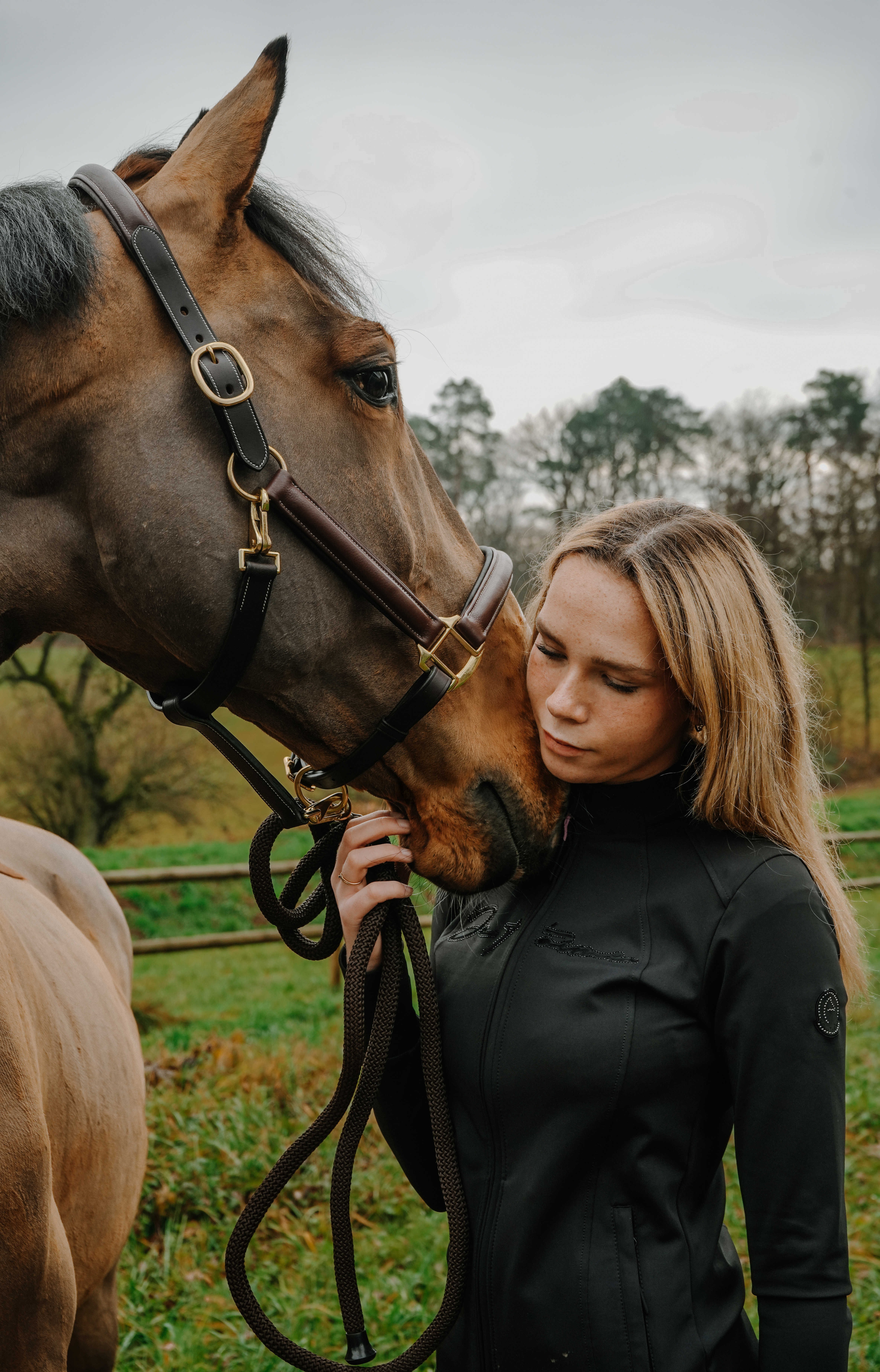 Colete Je t'aime Equithème Ilona mulher Preto