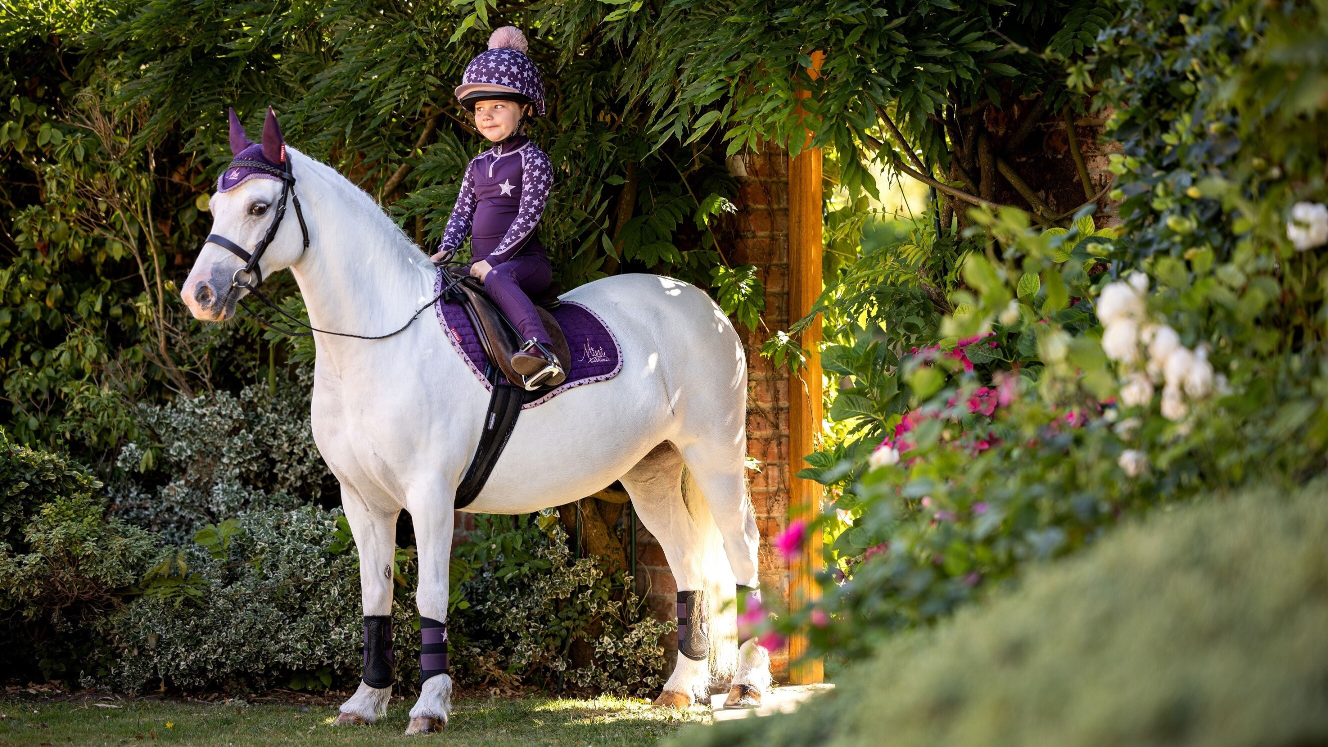 Boné antimosca Mini LeMieux Chilli Vermelho Boné antimosca Mini LeMieux Chilli Vermelho