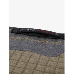 Almofada de sela LeMieux Earth GP Square Musgo Castanho