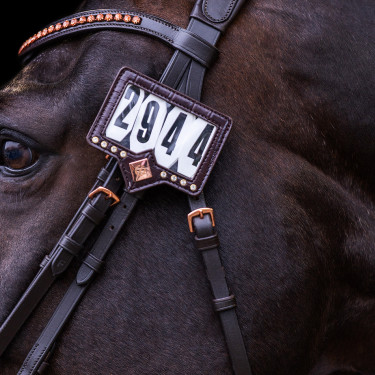 Porta-número para manta de sela Imperial Riding Show and Glow Marrom / croco marrom