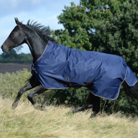 Capa Bucas Irish Turnout High Neck Light 50g Marinho / dourado Azul Capa Bucas Irish Turnout High Neck Light 50g Marinho / dourado Azul