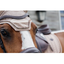 Touca Wellington Veludo Pérolas Kentucky Bege