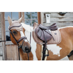 Touca Wellington Veludo Pérolas Kentucky Bege