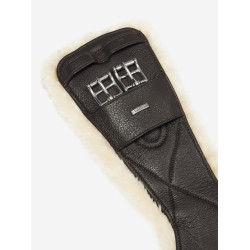 Cilha de adestramento perfilada LeMieux Arika Simuwool Castanho Cilha de adestramento perfilada LeMieux Arika Simuwool Castanho