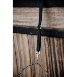 Fita de Fixação em Nylon com Mosquetão e Anel Longo Kentucky Preto Fita de Fixação em Nylon com Mosquetão e Anel Longo Kentucky Preto