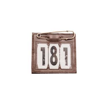 Porta-número de PVC com alfinete de segurança Kentucky Castanho Porta-número de PVC com alfinete de segurança Kentucky Castanho