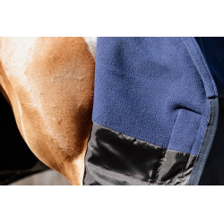 Cobertura de exterior All Weather Quick Dry Fleece com capa de pescoço Kentucky Marinho Azul-marinho Cobertura de exterior All Weather Quick Dry Fleece com capa de pescoço Kentucky Marinho Azul-marinho