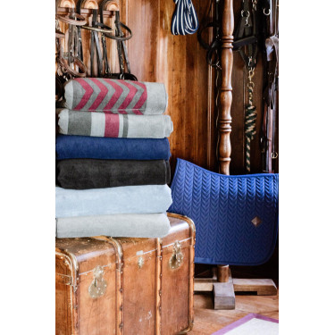 Cobertura Secante Quadrada Heavy Stripes Kentucky Preto Cobertura Secante Quadrada Heavy Stripes Kentucky Preto