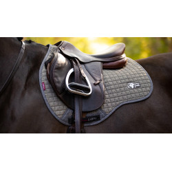 Almofada de sela LeMieux Earth GP Square Musgo Castanho