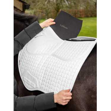 Almofada amortecedora LeMieux Close Contact ProSorb 2 Bolsos Branco Almofada amortecedora LeMieux Close Contact ProSorb 2 Bolsos Branco