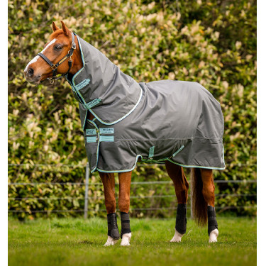Capa Horseware Amigo Hero Ripstop Plus com cobre-pescoço 200g Capa Horseware Amigo Hero Ripstop Plus com cobre-pescoço 200g