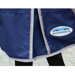 Capa 220g Weatherbeeta com Pescoço ComFiTec Essential Capa 220g Weatherbeeta com Pescoço ComFiTec Essential