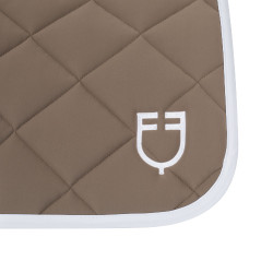 Almofada de adestramento em tecido técnico com logotipo bordado White Line Equestro Noz Castanho Almofada de adestramento em tecido técnico com logotipo bordado White Line Equestro Noz Castanho