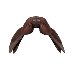 Sela de salto KC Race 2.6 Professional com armação em carbono e kevlar Acavallo Castanho escuro Sela de salto KC Race 2.6 Professional com armação em carbono e kevlar Acavallo Castanho escuro